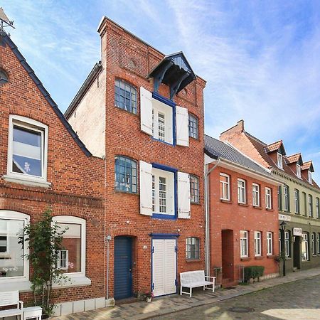 Altes Kontorhaus Kajuete Apartment Husum  Ngoại thất bức ảnh