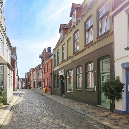 Altes Kontorhaus Kajuete Apartment Husum  Ngoại thất bức ảnh