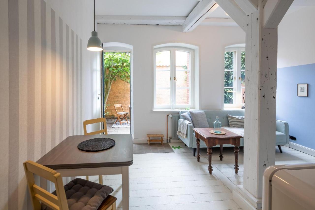 Altes Kontorhaus Kajuete Apartment Husum  Ngoại thất bức ảnh